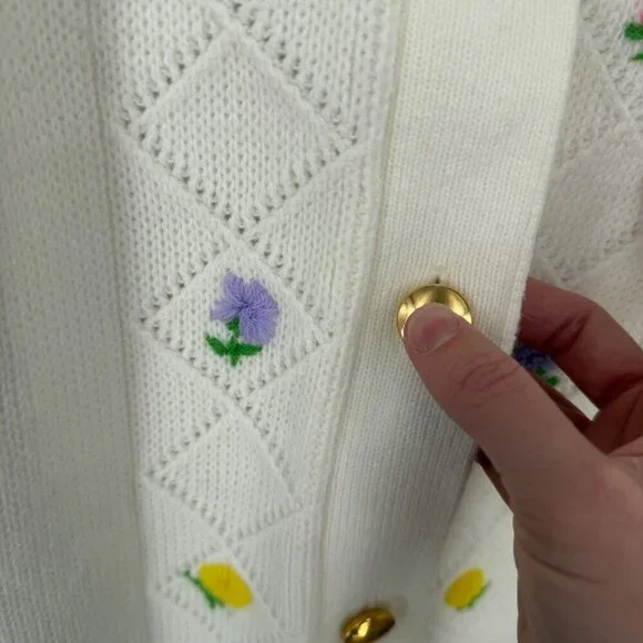 Knit Fashion VTG 50s Knit Cape Poncho One Size White Floral Embroidered Cottage - Picture 7 of 11